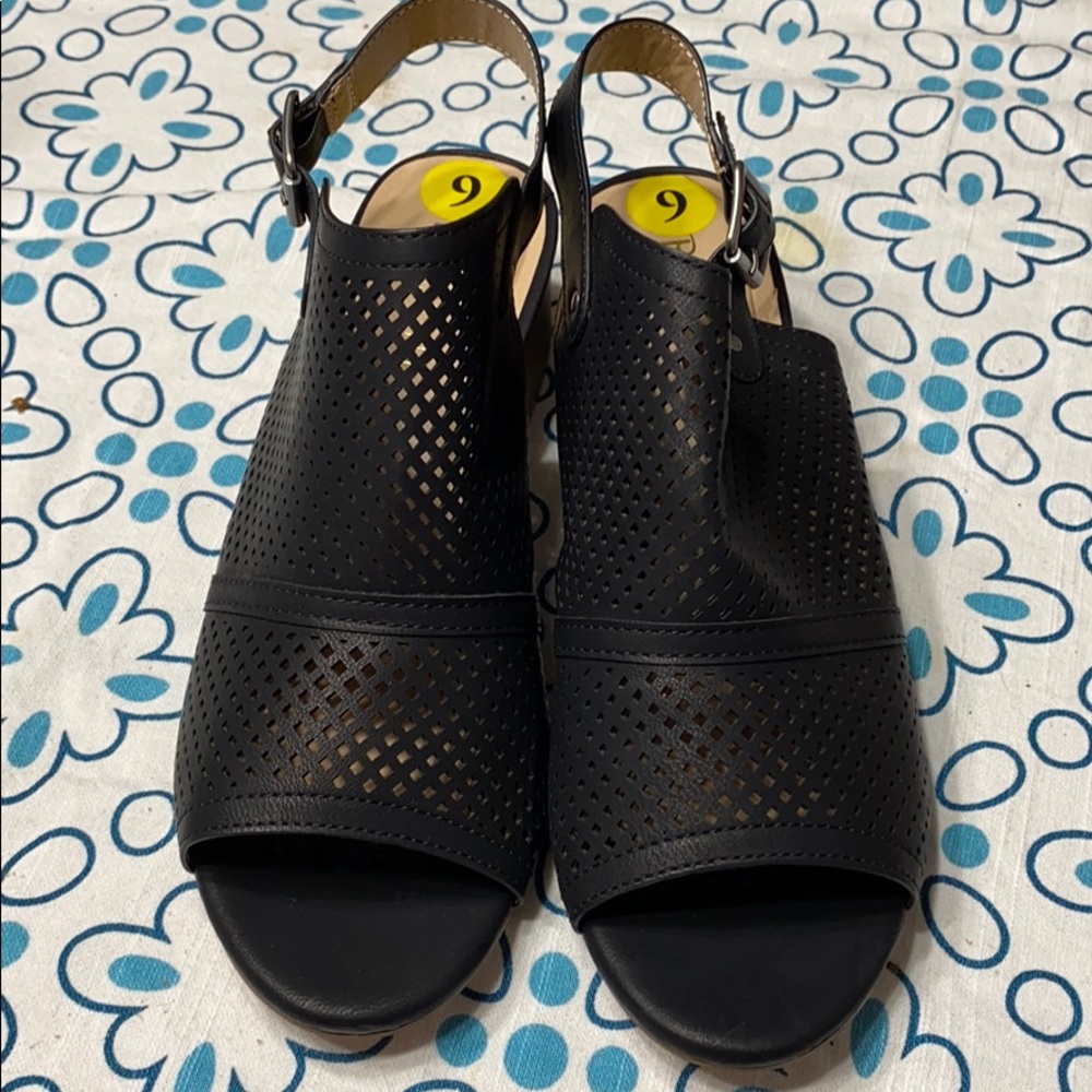 Black sandals